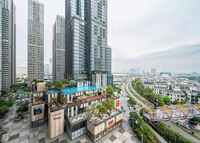 Suite Landmark City View